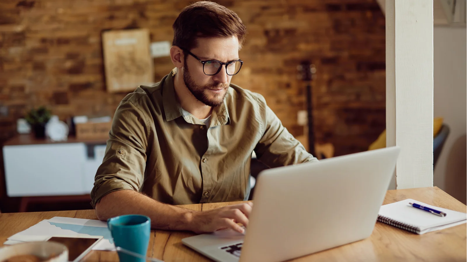 Free Resume Creation: AI Tools That Get You Hired